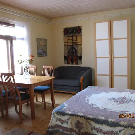 Karvisen Kissanpaeivaet Joensuun Laehellae Ruokola